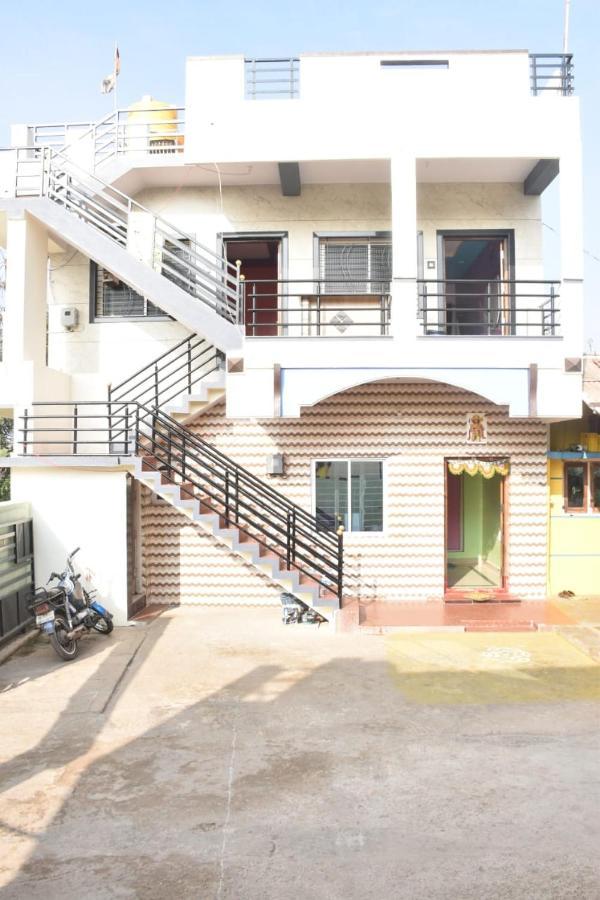 Coconut Homestay ฮัมปี ภายนอก รูปภาพ